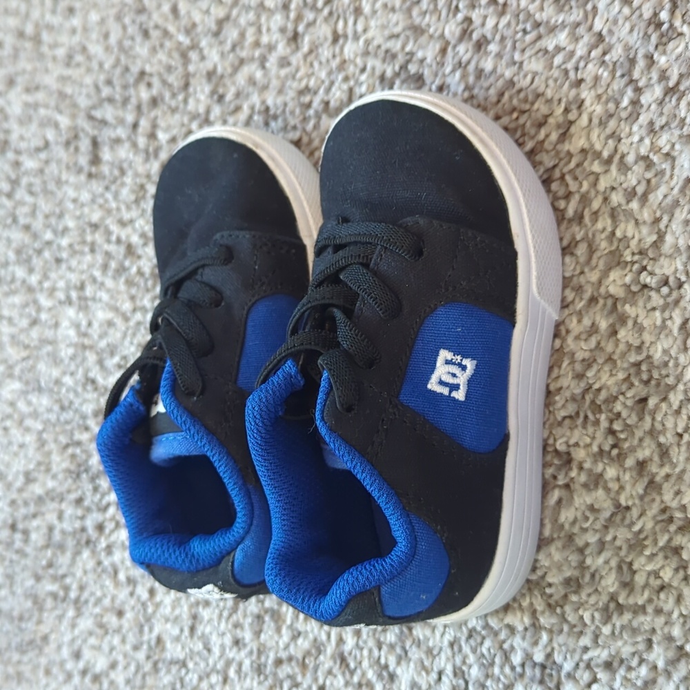 DC baby shoes
